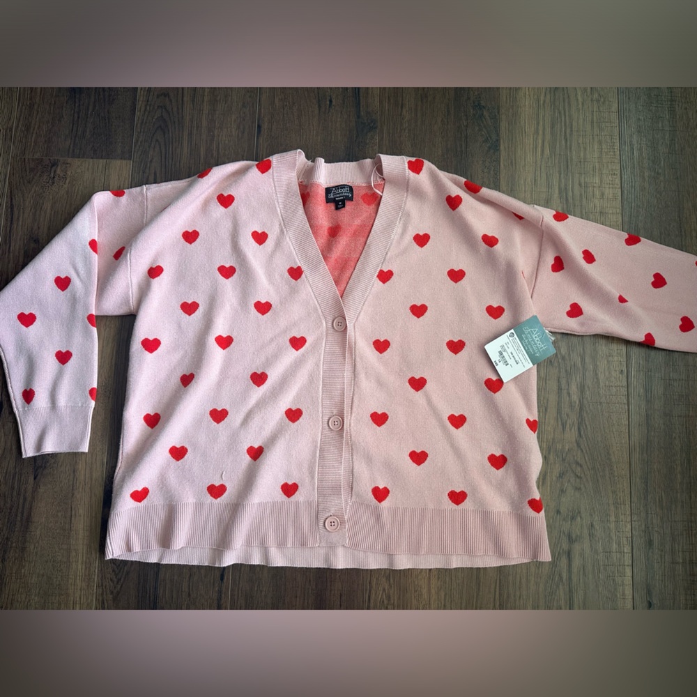 NWT Heart Print Cardigan Size 1x